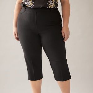 NWT Penningtons Savvy Solid Capri Pull On Pants